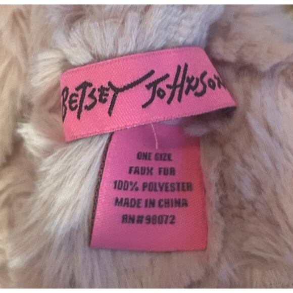Betsey Johnson Faux Fur Dusty Rose Infinity Scarf Heart Design Warm Super Soft - Picture 4 of 4